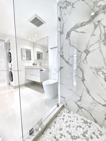 1200 SE Brickell Bay Dr 1707, Miami, FL 33131