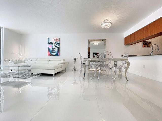 1200 SE Brickell Bay Dr 1707, Miami, FL 33131