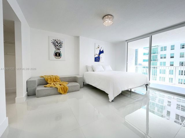 1200 SE Brickell Bay Dr 1707, Miami, FL 33131