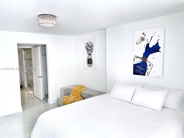 1200 SE Brickell Bay Dr 1707, Miami, FL 33131