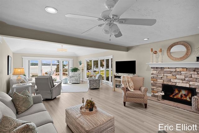 365 Big Bay Drive, Holland, MI 49424