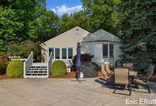 365 Big Bay Drive, Holland, MI 49424