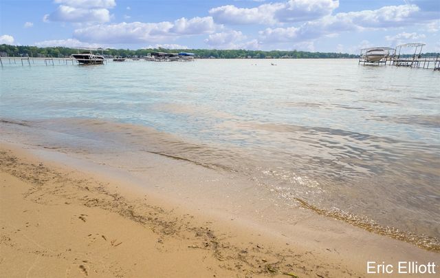 365 Big Bay Drive, Holland, MI 49424