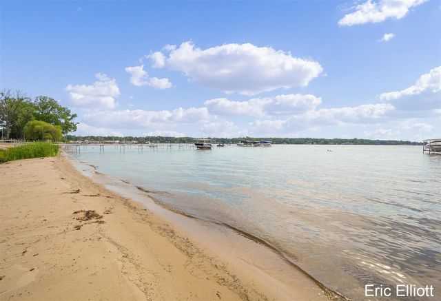 365 Big Bay Drive, Holland, MI 49424