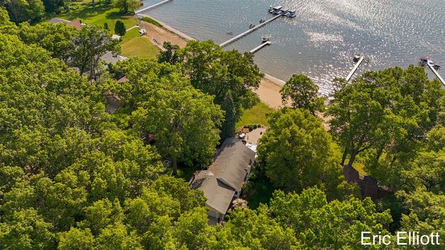 365 Big Bay Drive, Holland, MI 49424