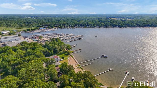 365 Big Bay Drive, Holland, MI 49424