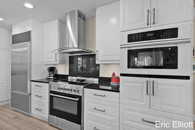 365 Big Bay Drive, Holland, MI 49424