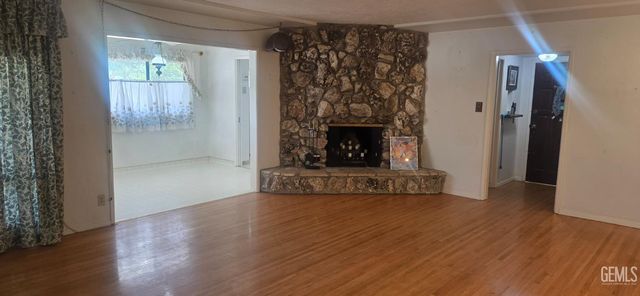 1744 Camino Sierra, Bakersfield, CA 93306