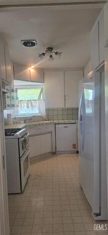 1744 Camino Sierra, Bakersfield, CA 93306