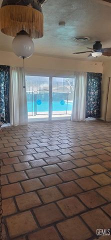 1744 Camino Sierra, Bakersfield, CA 93306