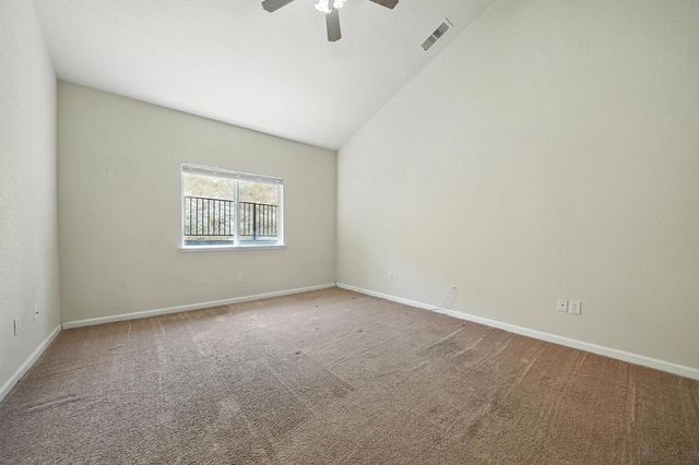 1021 Mockingbird Ln, Valley Springs, CA 95252