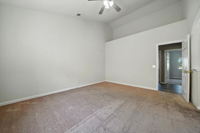 1021 Mockingbird Ln, Valley Springs, CA 95252