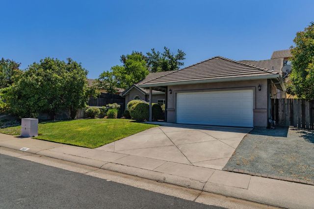 1021 Mockingbird Ln, Valley Springs, CA 95252