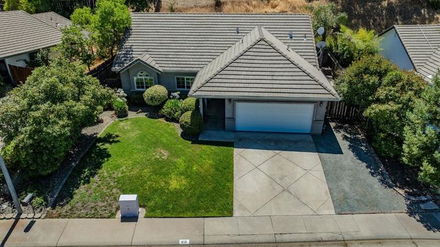 1021 Mockingbird Ln, Valley Springs, CA 95252