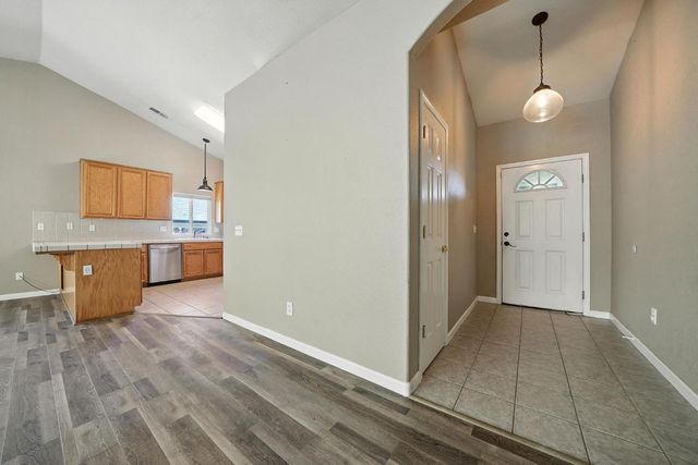 1021 Mockingbird Ln, Valley Springs, CA 95252