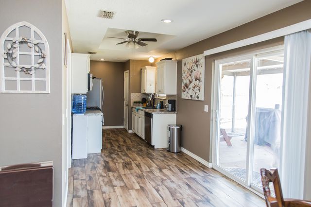 4204 Ridgeway Drive, Plainview, TX 79072