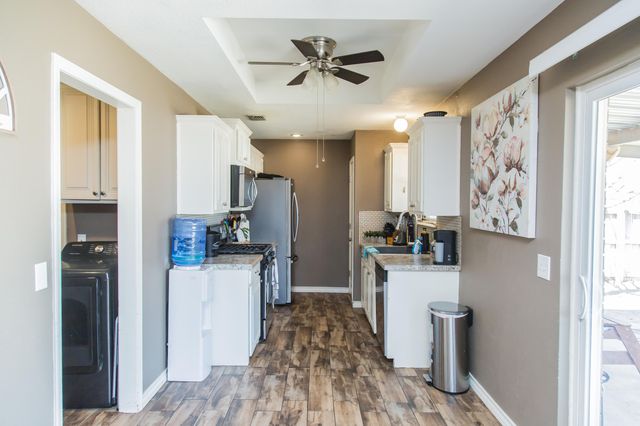 4204 Ridgeway Drive, Plainview, TX 79072