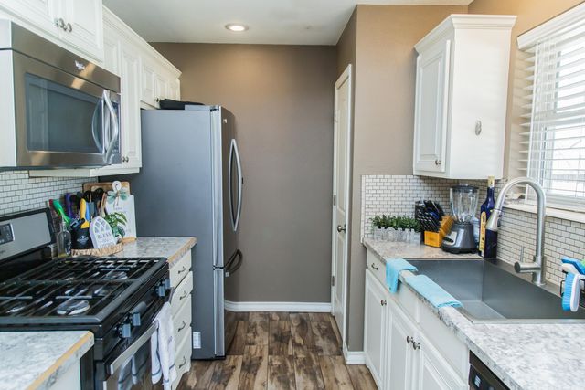 4204 Ridgeway Drive, Plainview, TX 79072