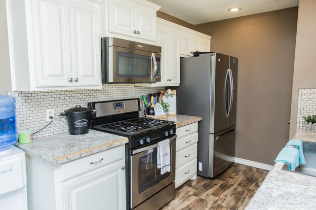 4204 Ridgeway Drive, Plainview, TX 79072