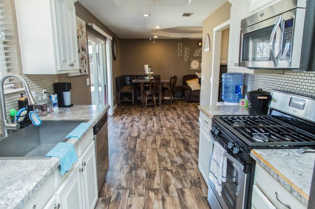 4204 Ridgeway Drive, Plainview, TX 79072