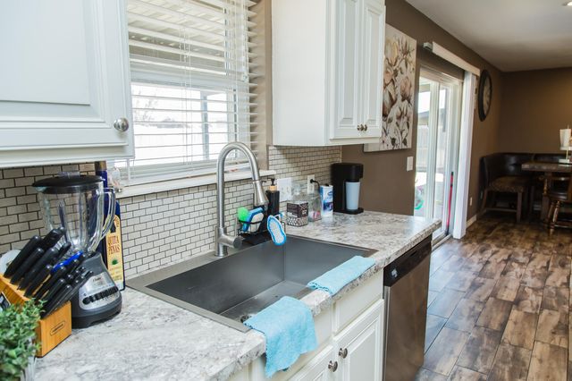 4204 Ridgeway Drive, Plainview, TX 79072