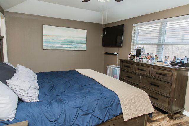 4204 Ridgeway Drive, Plainview, TX 79072