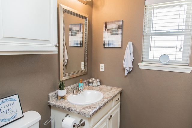 4204 Ridgeway Drive, Plainview, TX 79072