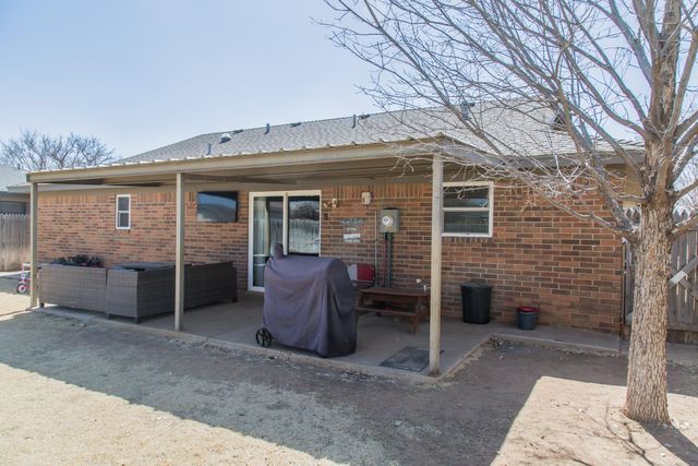 4204 Ridgeway Drive, Plainview, TX 79072