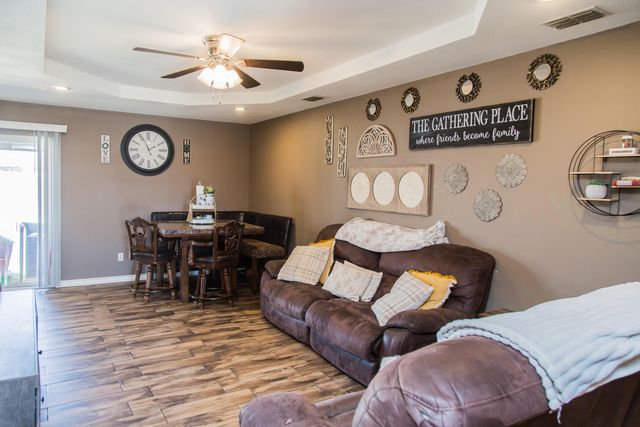 4204 Ridgeway Drive, Plainview, TX 79072