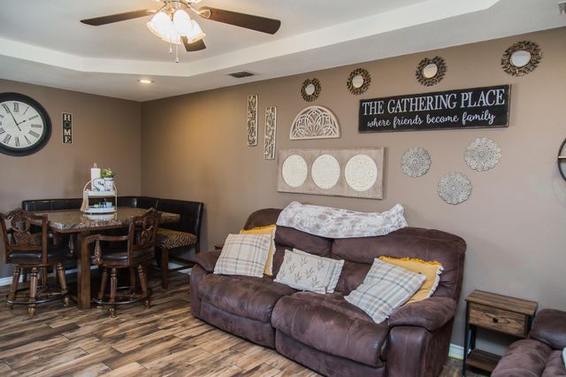 4204 Ridgeway Drive, Plainview, TX 79072