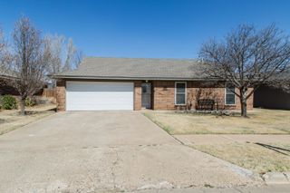 4204 Ridgeway Drive, Plainview, TX 79072