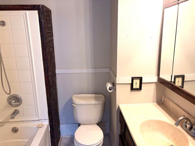 1534 S Main St, Wichita, KS 67213