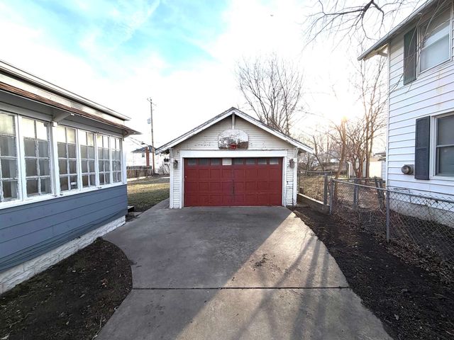 1534 S Main St, Wichita, KS 67213