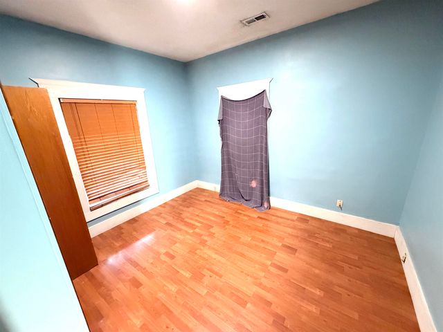 1534 S Main St, Wichita, KS 67213