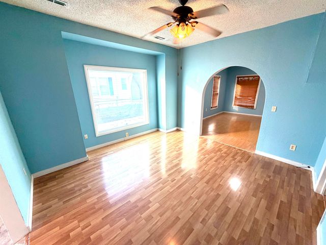 1534 S Main St, Wichita, KS 67213