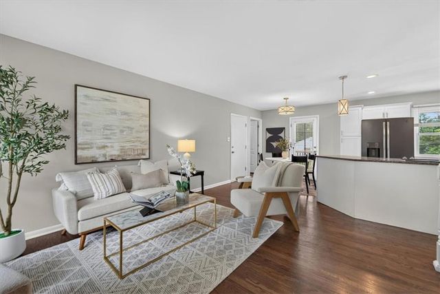 8521 Goodman Street, Overland Park, KS 66212