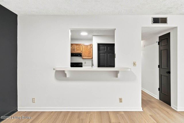 3306 Colonial Manor Cir 6B, Louisville, KY 40218