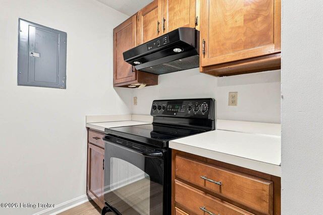 3306 Colonial Manor Cir 6B, Louisville, KY 40218