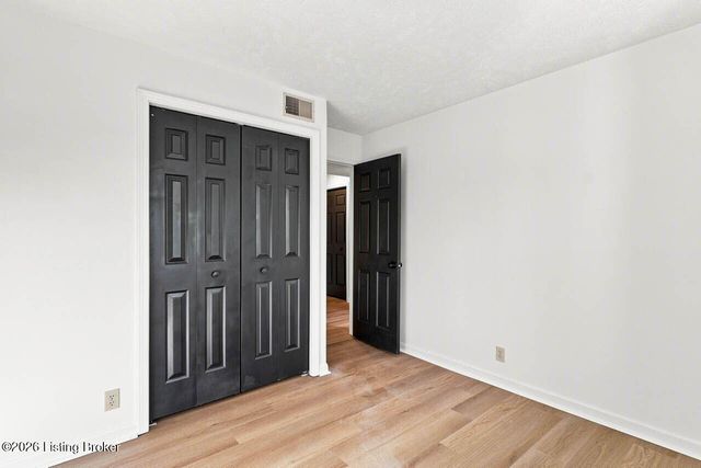 3306 Colonial Manor Cir 6B, Louisville, KY 40218