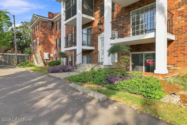 3306 Colonial Manor Cir 6B, Louisville, KY 40218