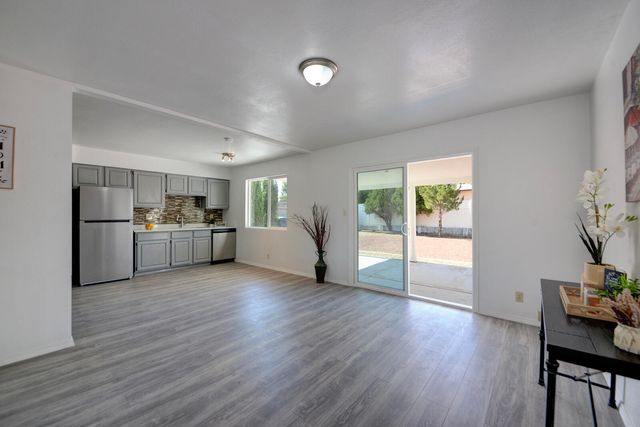 1444 Loma Hermosa Court NW, Albuquerque, NM 87105