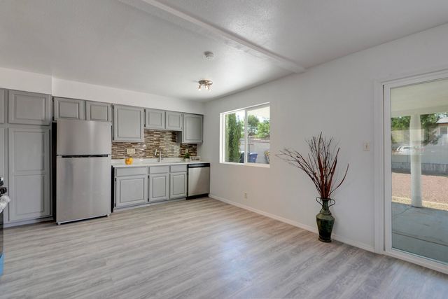 1444 Loma Hermosa Court NW, Albuquerque, NM 87105