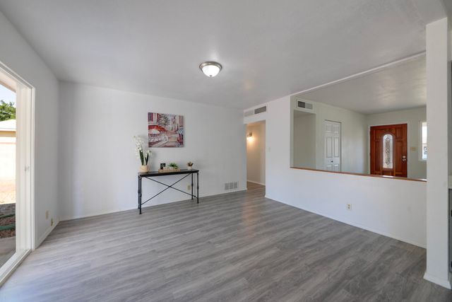 1444 Loma Hermosa Court NW, Albuquerque, NM 87105