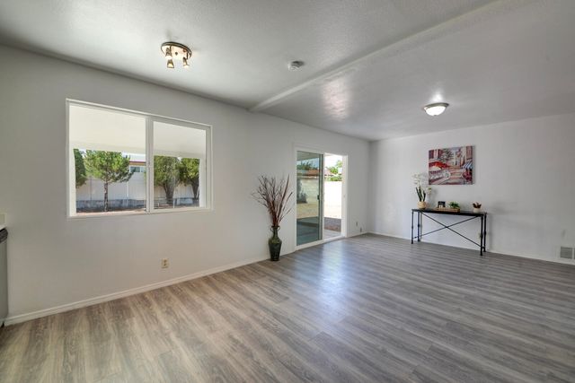 1444 Loma Hermosa Court NW, Albuquerque, NM 87105