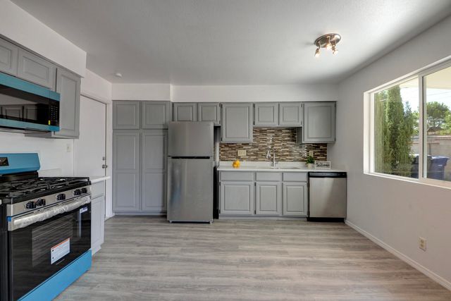 1444 Loma Hermosa Court NW, Albuquerque, NM 87105