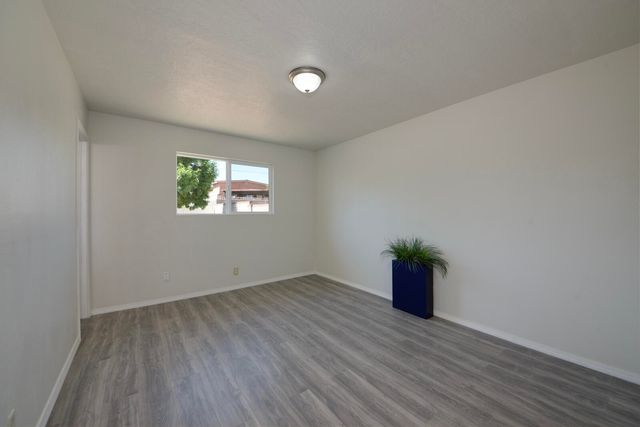 1444 Loma Hermosa Court NW, Albuquerque, NM 87105