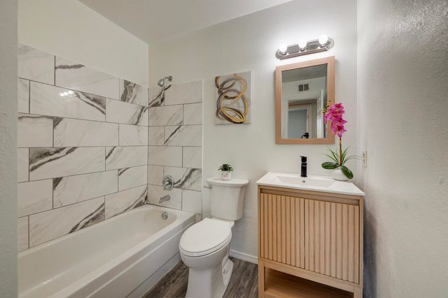 1444 Loma Hermosa Court NW, Albuquerque, NM 87105