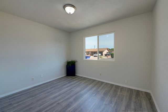 1444 Loma Hermosa Court NW, Albuquerque, NM 87105
