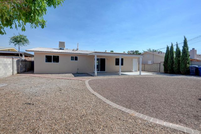 1444 Loma Hermosa Court NW, Albuquerque, NM 87105