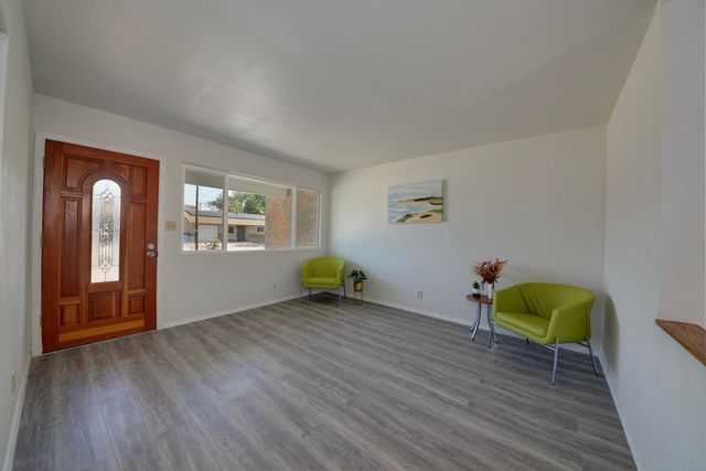 1444 Loma Hermosa Court NW, Albuquerque, NM 87105